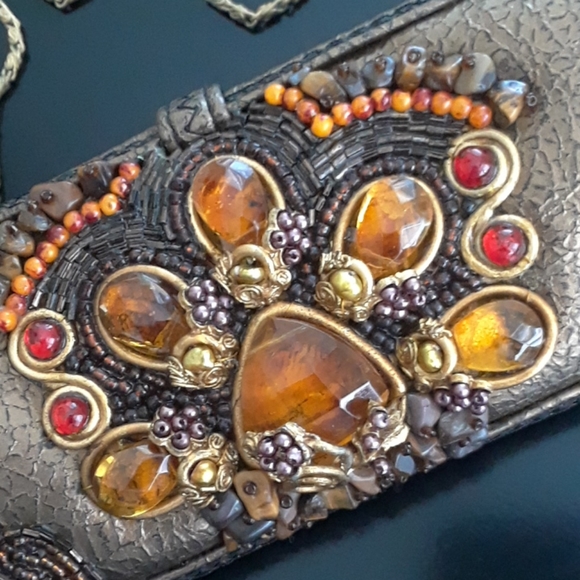 MARY FRANCES..VINTAGE BAG - Picture 2 of 8